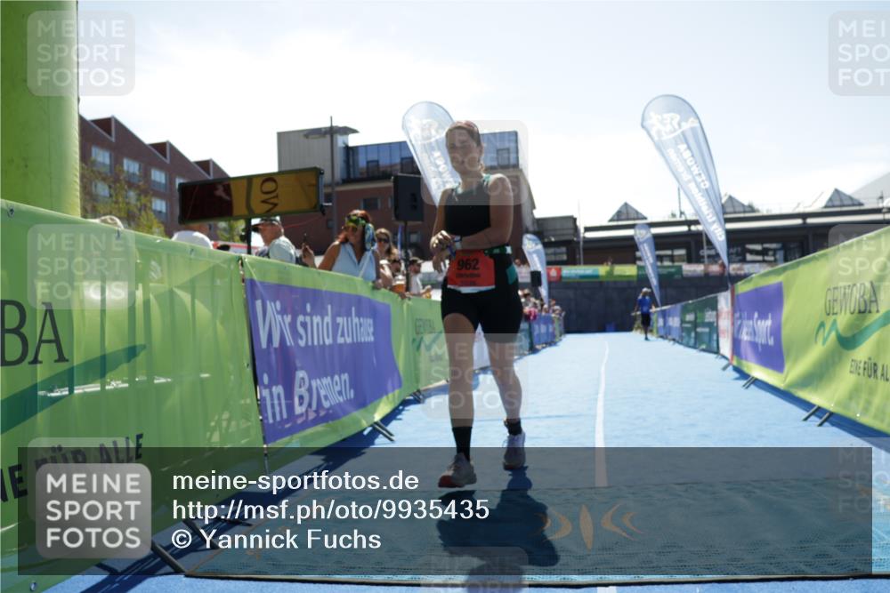 09.08.2026 - GEWOBA Citytriathlon Bremen Yannick Fuchs http://msf.ph/oto/9935435 09.08.2026 14:50:45 Ziel 899, 922, 962 meine-sportfotos.de