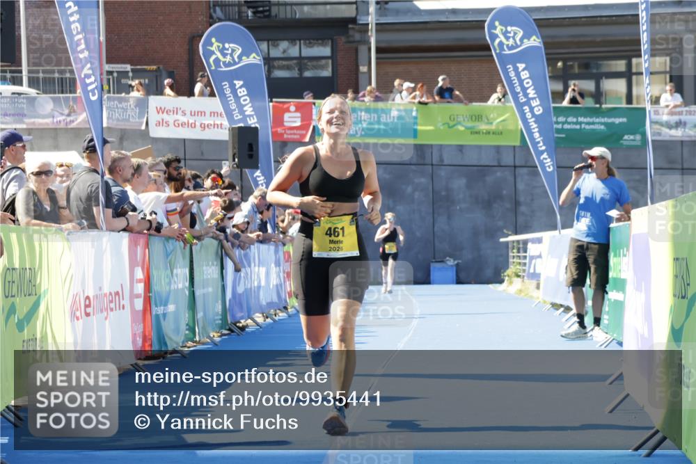09.08.2026 - GEWOBA Citytriathlon Bremen Yannick Fuchs http://msf.ph/oto/9935441 09.08.2026 11:39:29 Ziel 461 meine-sportfotos.de