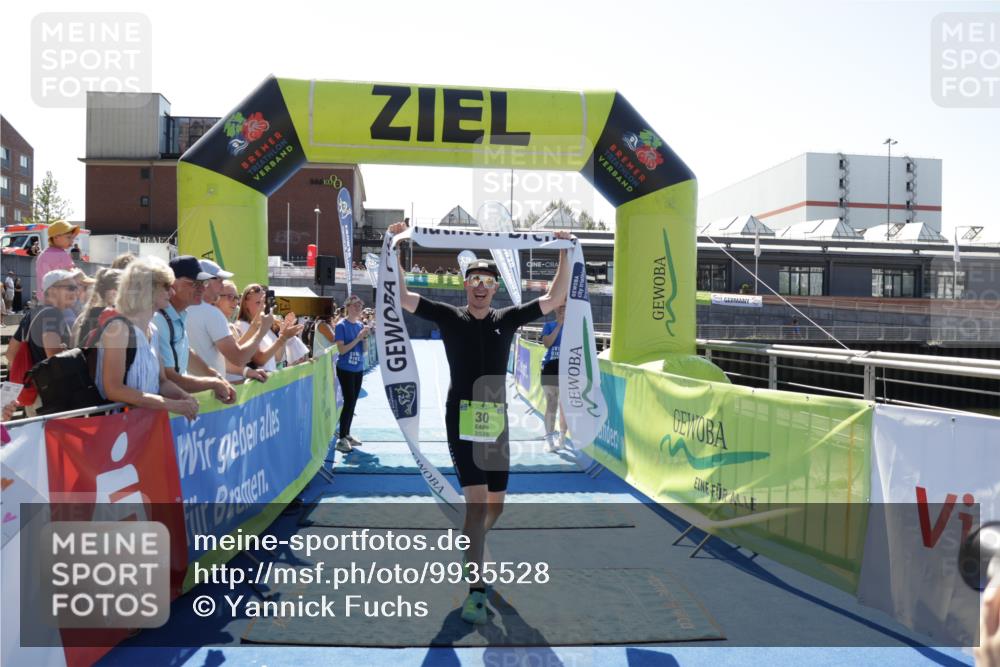 09.08.2026 - GEWOBA Citytriathlon Bremen Yannick Fuchs http://msf.ph/oto/9935528 09.08.2026 14:51:20 Ziel 30 meine-sportfotos.de