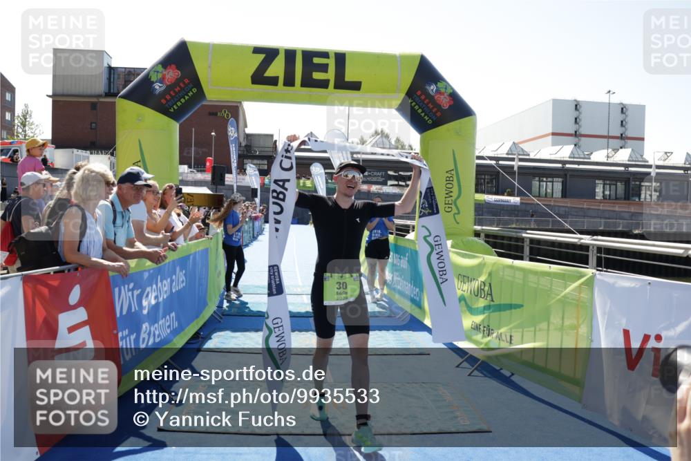 09.08.2026 - GEWOBA Citytriathlon Bremen Yannick Fuchs http://msf.ph/oto/9935533 09.08.2026 14:51:21 Ziel 30 meine-sportfotos.de