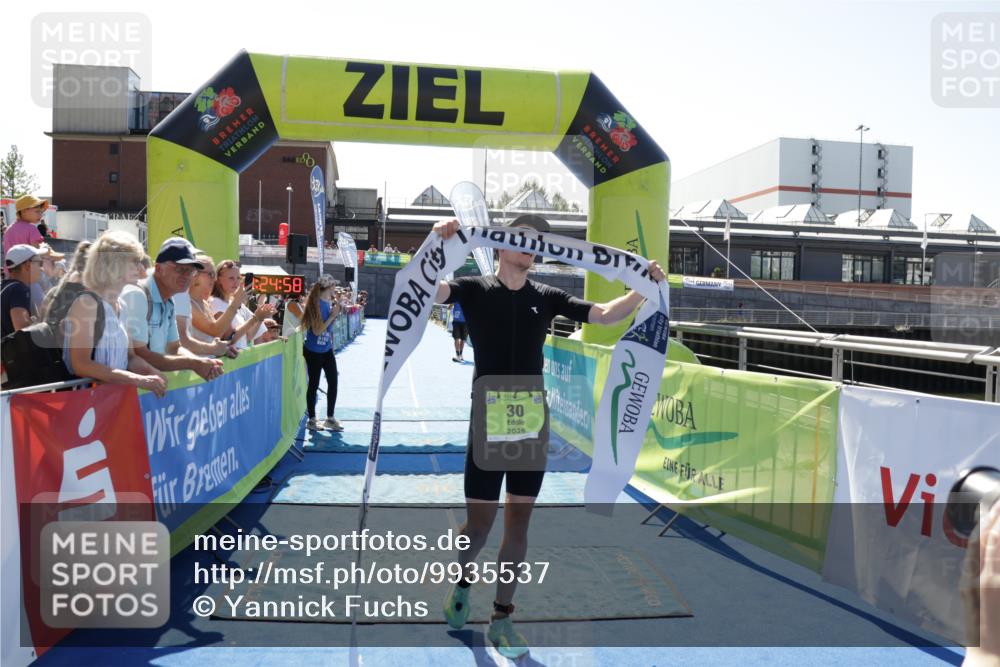 09.08.2026 - GEWOBA Citytriathlon Bremen Yannick Fuchs http://msf.ph/oto/9935537 09.08.2026 14:51:21 Ziel 30 meine-sportfotos.de