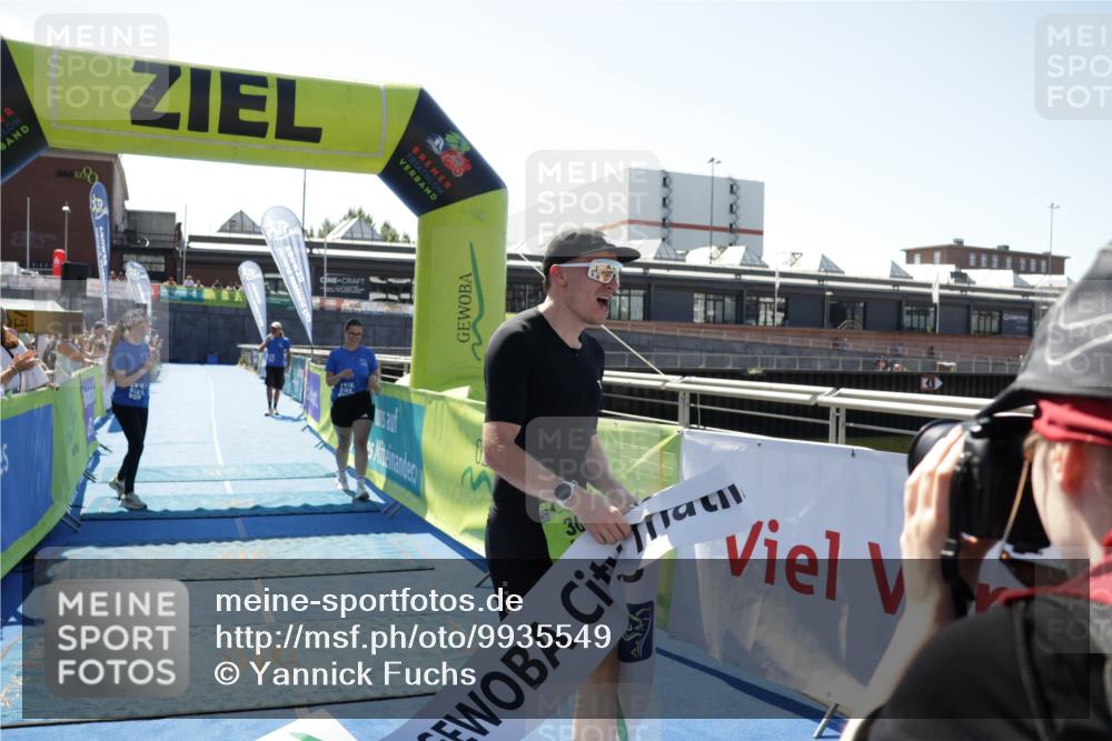 09.08.2026 - GEWOBA Citytriathlon Bremen Yannick Fuchs http://msf.ph/oto/9935549 09.08.2026 14:51:22 Ziel 30 meine-sportfotos.de