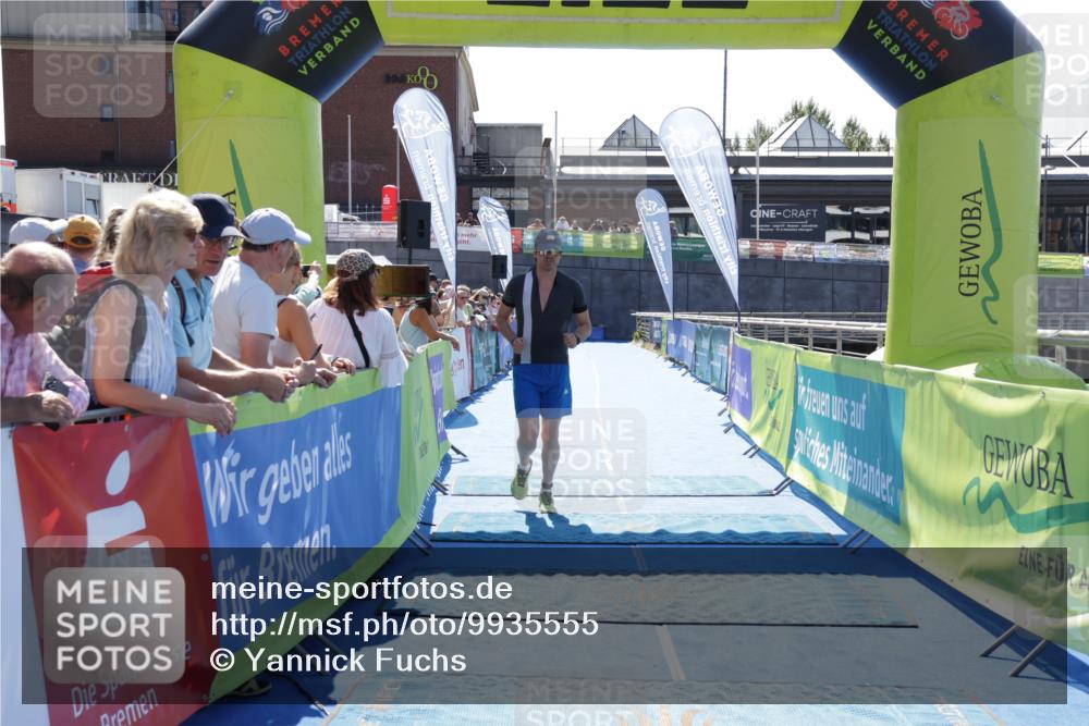 09.08.2026 - GEWOBA Citytriathlon Bremen Yannick Fuchs http://msf.ph/oto/9935555 09.08.2026 14:51:45 Ziel 733 meine-sportfotos.de