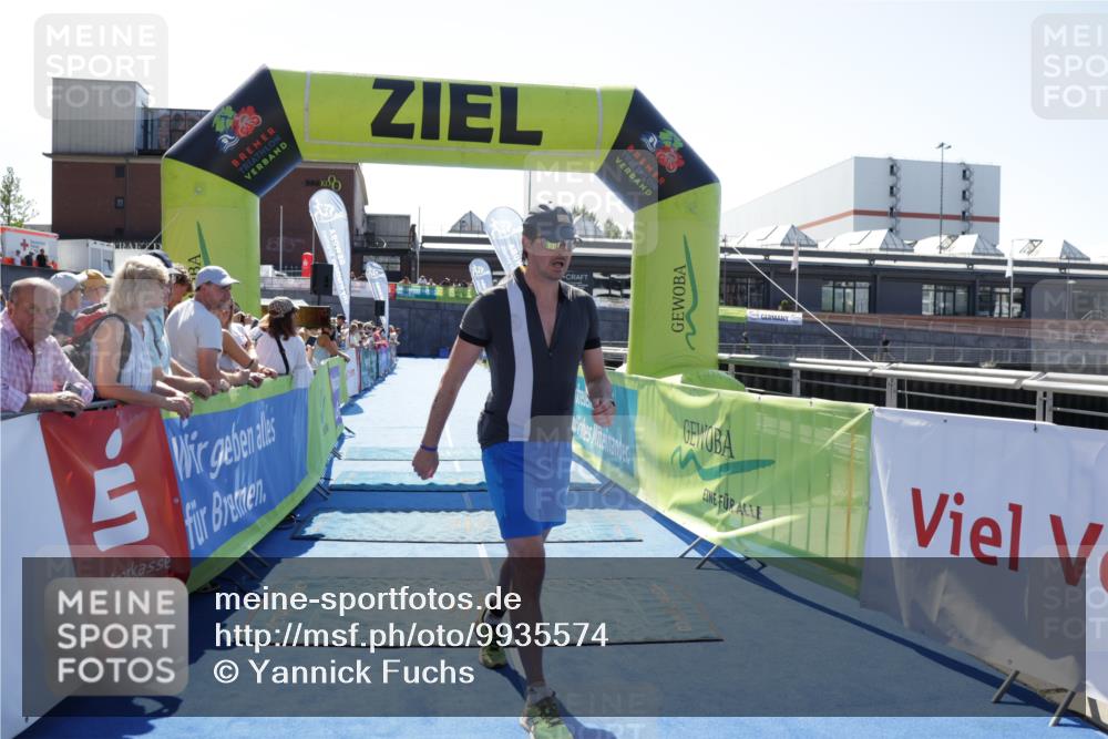09.08.2026 - GEWOBA Citytriathlon Bremen Yannick Fuchs http://msf.ph/oto/9935574 09.08.2026 14:51:48 Ziel 733 meine-sportfotos.de