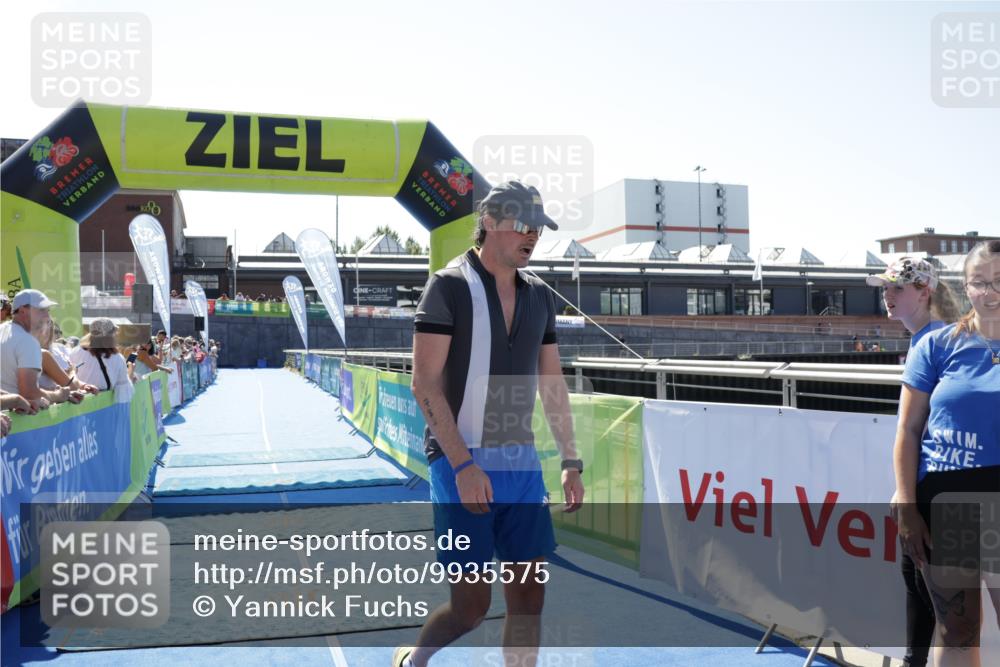 09.08.2026 - GEWOBA Citytriathlon Bremen Yannick Fuchs http://msf.ph/oto/9935575 09.08.2026 14:51:49 Ziel 733 meine-sportfotos.de