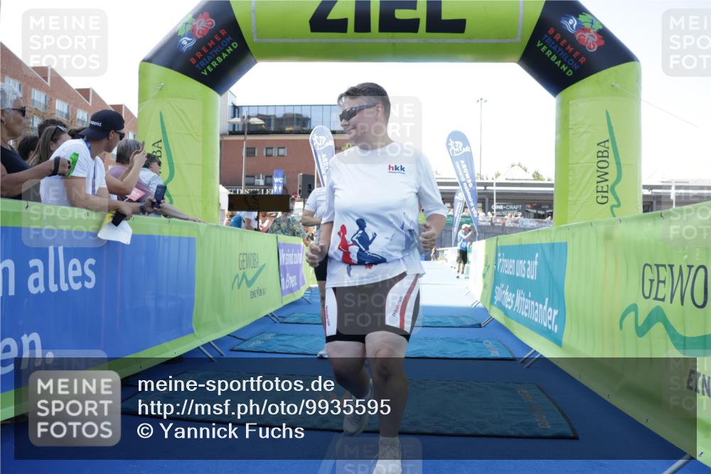 09.08.2026 - GEWOBA Citytriathlon Bremen Yannick Fuchs http://msf.ph/oto/9935595 09.08.2026 11:40:17 Ziel 235, 527 meine-sportfotos.de