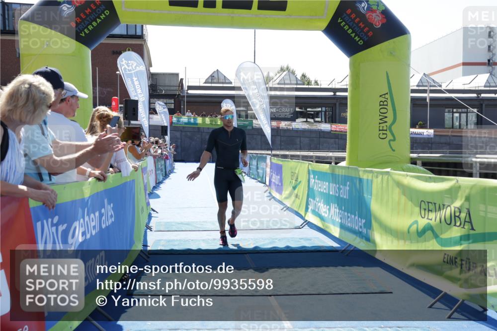 09.08.2026 - GEWOBA Citytriathlon Bremen Yannick Fuchs http://msf.ph/oto/9935598 09.08.2026 14:52:04 Ziel 532 meine-sportfotos.de