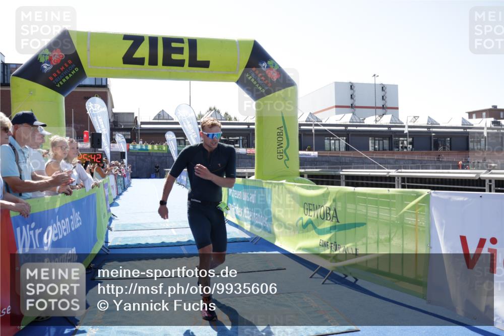 09.08.2026 - GEWOBA Citytriathlon Bremen Yannick Fuchs http://msf.ph/oto/9935606 09.08.2026 14:52:06 Ziel 532 meine-sportfotos.de