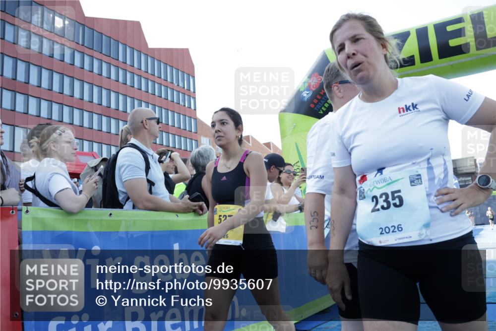 09.08.2026 - GEWOBA Citytriathlon Bremen Yannick Fuchs http://msf.ph/oto/9935607 09.08.2026 11:40:22 Ziel 527 meine-sportfotos.de