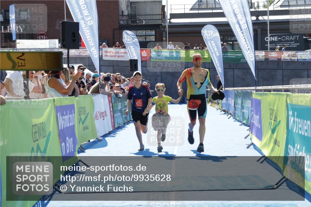 09.08.2026 - GEWOBA Citytriathlon Bremen Yannick Fuchs http://msf.ph/oto/9935628 09.08.2026 14:52:23 Ziel 753 meine-sportfotos.de