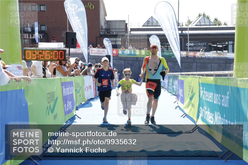 09.08.2026 - GEWOBA Citytriathlon Bremen Yannick Fuchs http://msf.ph/oto/9935632 09.08.2026 14:52:24 Ziel 753 meine-sportfotos.de