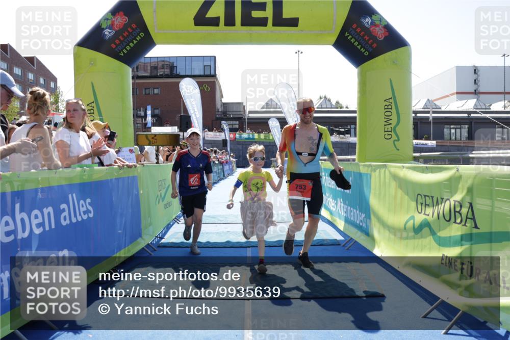 09.08.2026 - GEWOBA Citytriathlon Bremen Yannick Fuchs http://msf.ph/oto/9935639 09.08.2026 14:52:25 Ziel 753 meine-sportfotos.de