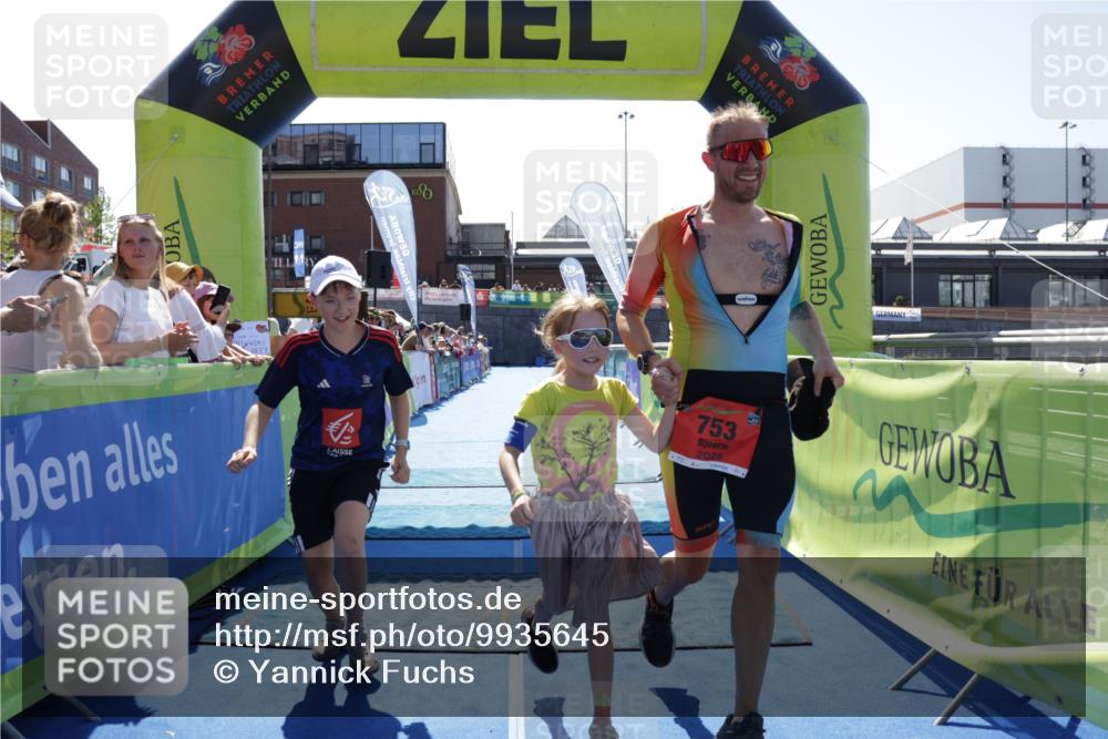 09.08.2026 - GEWOBA Citytriathlon Bremen Yannick Fuchs http://msf.ph/oto/9935645 09.08.2026 14:52:26 Ziel 753 meine-sportfotos.de