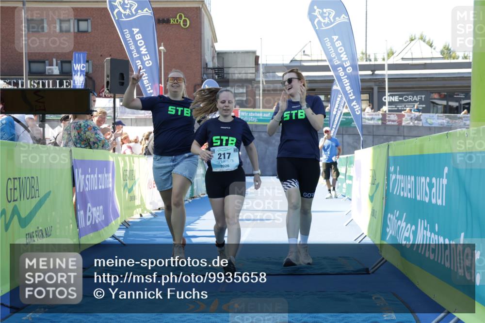 09.08.2026 - GEWOBA Citytriathlon Bremen Yannick Fuchs http://msf.ph/oto/9935658 09.08.2026 11:40:37 Ziel 217 meine-sportfotos.de