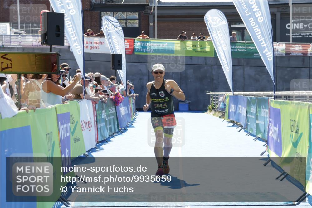 09.08.2026 - GEWOBA Citytriathlon Bremen Yannick Fuchs http://msf.ph/oto/9935659 09.08.2026 14:52:44 Ziel 853 meine-sportfotos.de