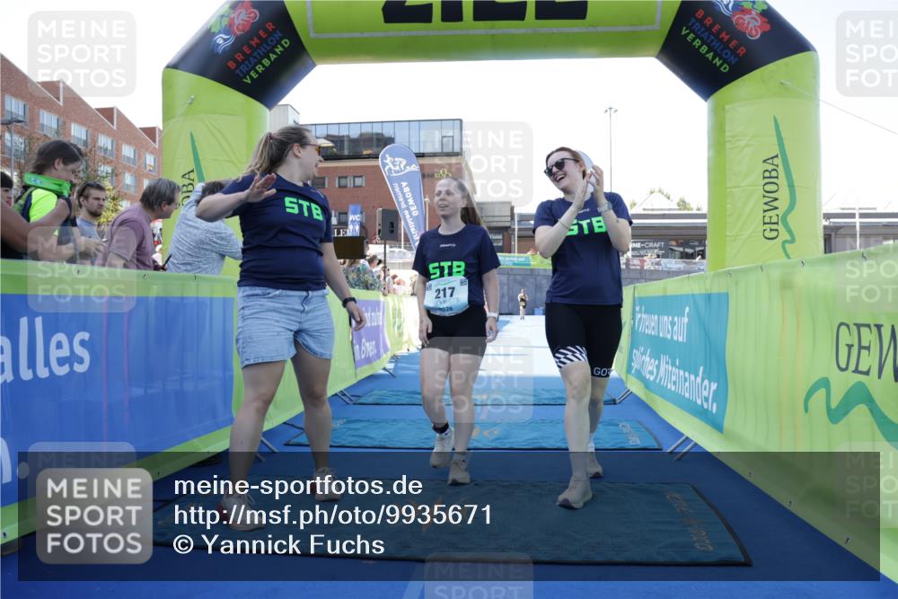 09.08.2026 - GEWOBA Citytriathlon Bremen Yannick Fuchs http://msf.ph/oto/9935671 09.08.2026 11:40:40 Ziel 217 meine-sportfotos.de
