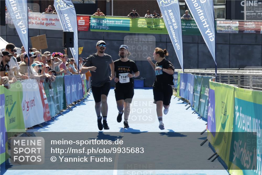 09.08.2026 - GEWOBA Citytriathlon Bremen Yannick Fuchs http://msf.ph/oto/9935683 09.08.2026 14:54:12 Ziel 1141 meine-sportfotos.de