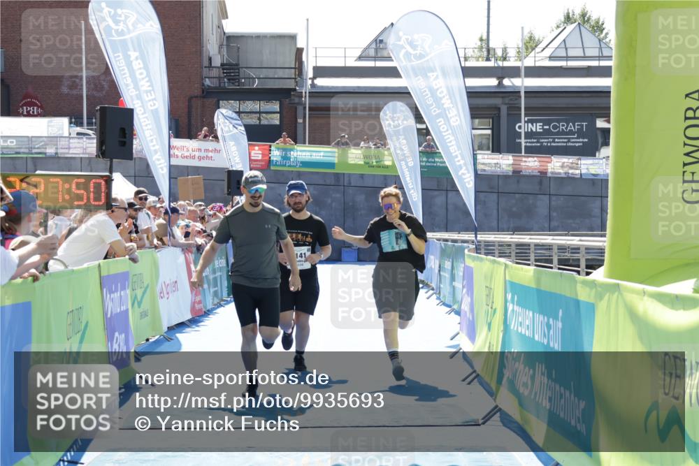 09.08.2026 - GEWOBA Citytriathlon Bremen Yannick Fuchs http://msf.ph/oto/9935693 09.08.2026 14:54:13 Ziel 1141 meine-sportfotos.de