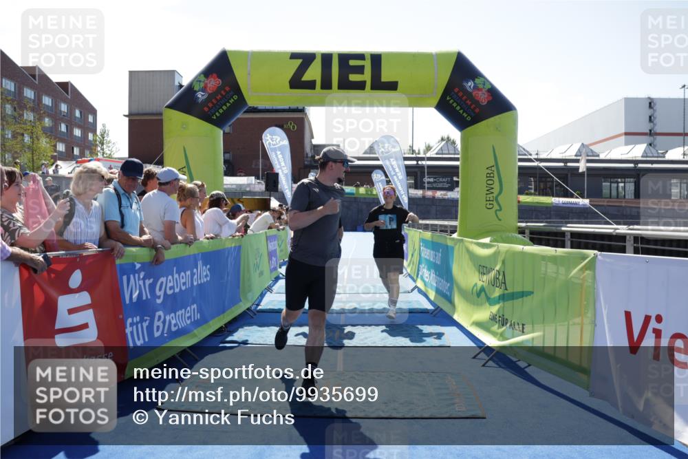 09.08.2026 - GEWOBA Citytriathlon Bremen Yannick Fuchs http://msf.ph/oto/9935699 09.08.2026 14:54:15 Ziel 1141 meine-sportfotos.de