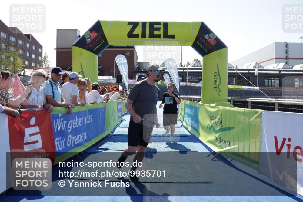09.08.2026 - GEWOBA Citytriathlon Bremen Yannick Fuchs http://msf.ph/oto/9935701 09.08.2026 14:54:15 Ziel 1141 meine-sportfotos.de