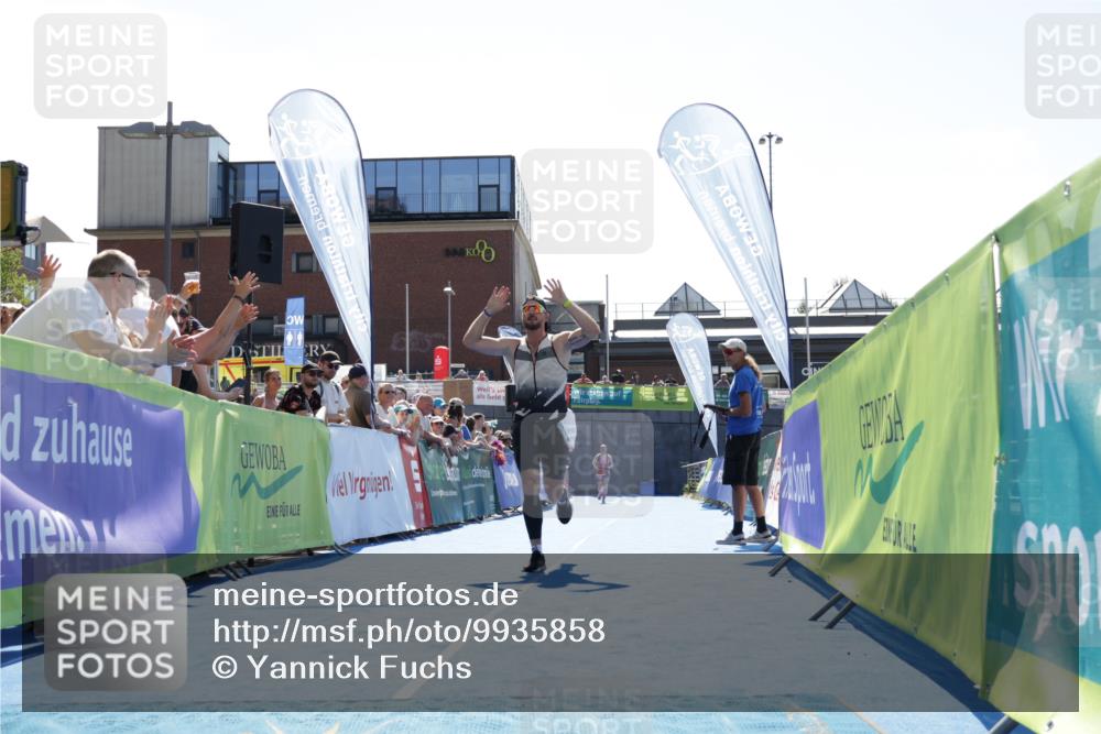 09.08.2026 - GEWOBA Citytriathlon Bremen Yannick Fuchs http://msf.ph/oto/9935858 09.08.2026 14:57:40 Ziel 1006, 1006 meine-sportfotos.de