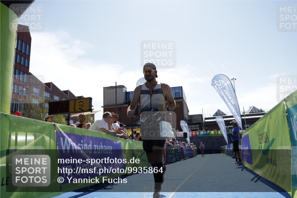 09.08.2026 - GEWOBA Citytriathlon Bremen Yannick Fuchs http://msf.ph/oto/9935864 09.08.2026 14:57:42 Ziel 1006, 1006 meine-sportfotos.de