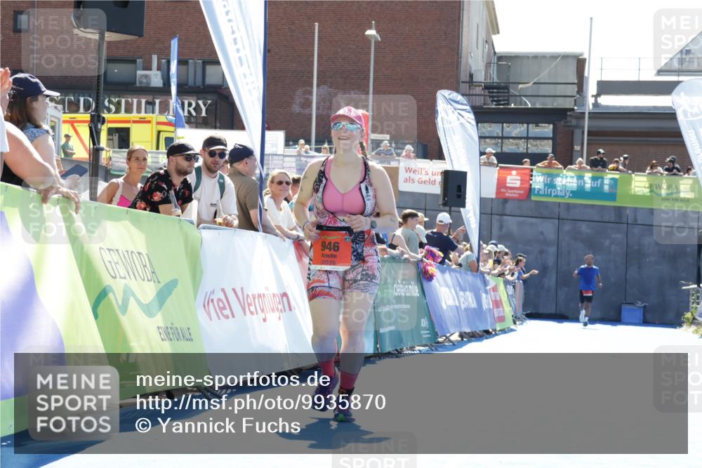 09.08.2026 - GEWOBA Citytriathlon Bremen Yannick Fuchs http://msf.ph/oto/9935870 09.08.2026 14:57:49 Ziel 946 meine-sportfotos.de