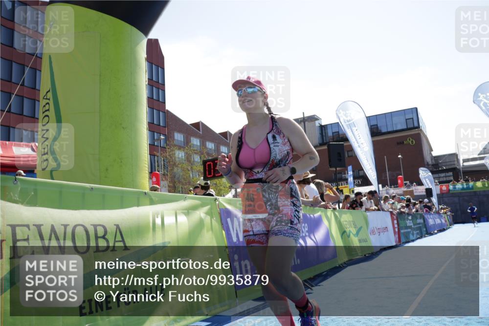 09.08.2026 - GEWOBA Citytriathlon Bremen Yannick Fuchs http://msf.ph/oto/9935879 09.08.2026 14:57:52 Ziel 946 meine-sportfotos.de