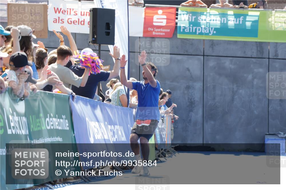09.08.2026 - GEWOBA Citytriathlon Bremen Yannick Fuchs http://msf.ph/oto/9935884 09.08.2026 14:57:55 Ziel 946 meine-sportfotos.de