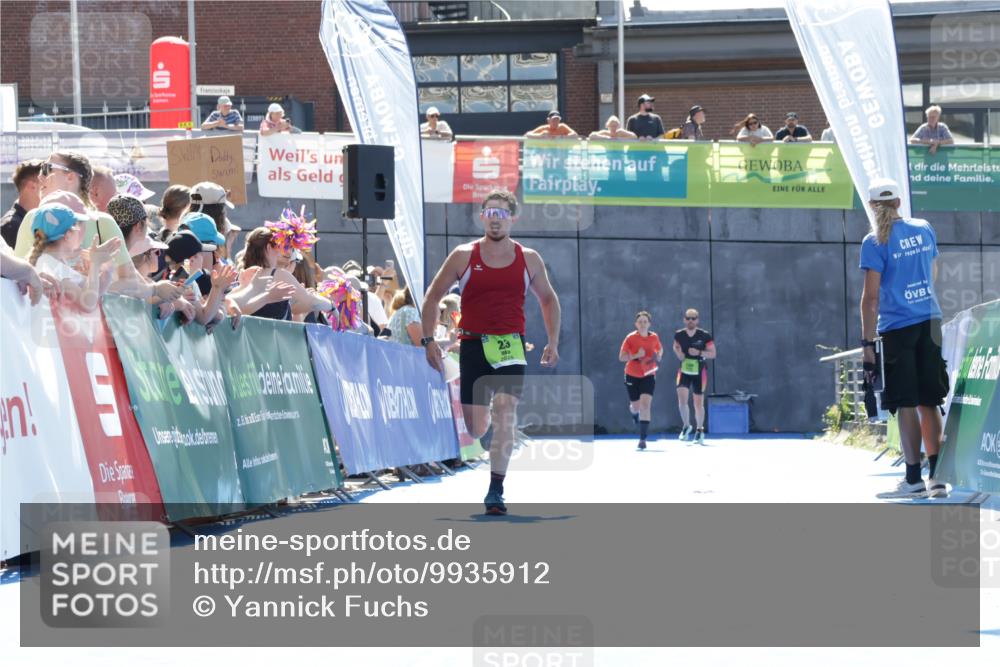 09.08.2026 - GEWOBA Citytriathlon Bremen Yannick Fuchs http://msf.ph/oto/9935912 09.08.2026 14:58:36 Ziel 23 meine-sportfotos.de