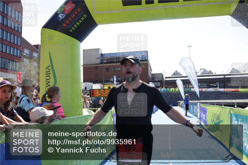 09.08.2026 - GEWOBA Citytriathlon Bremen Yannick Fuchs http://msf.ph/oto/9935961 09.08.2026 14:59:14 Ziel 795 meine-sportfotos.de
