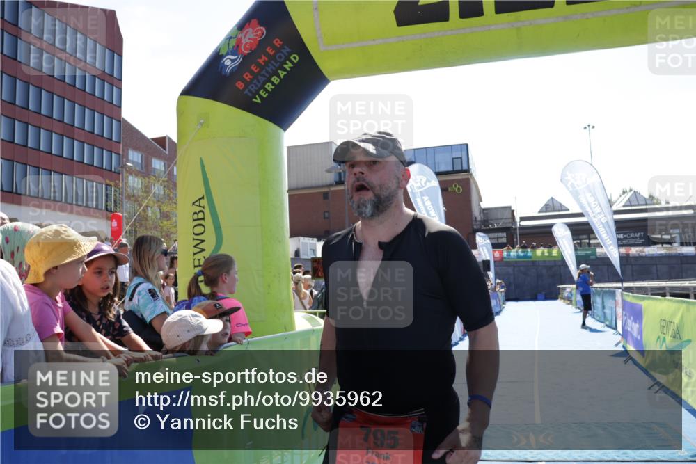 09.08.2026 - GEWOBA Citytriathlon Bremen Yannick Fuchs http://msf.ph/oto/9935962 09.08.2026 14:59:14 Ziel 795 meine-sportfotos.de