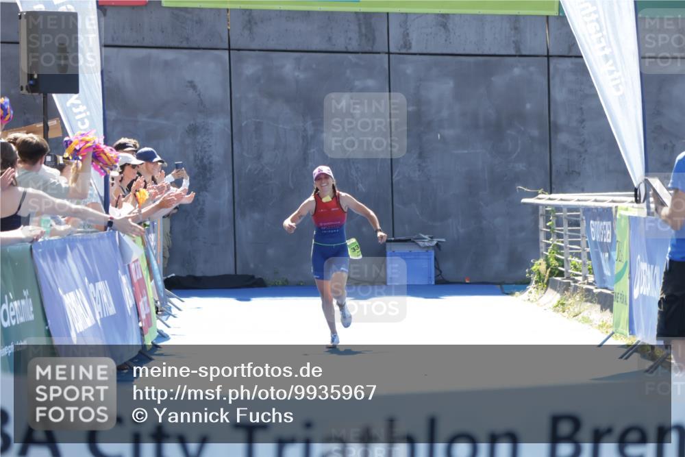 09.08.2026 - GEWOBA Citytriathlon Bremen Yannick Fuchs http://msf.ph/oto/9935967 09.08.2026 14:59:36 Ziel  meine-sportfotos.de