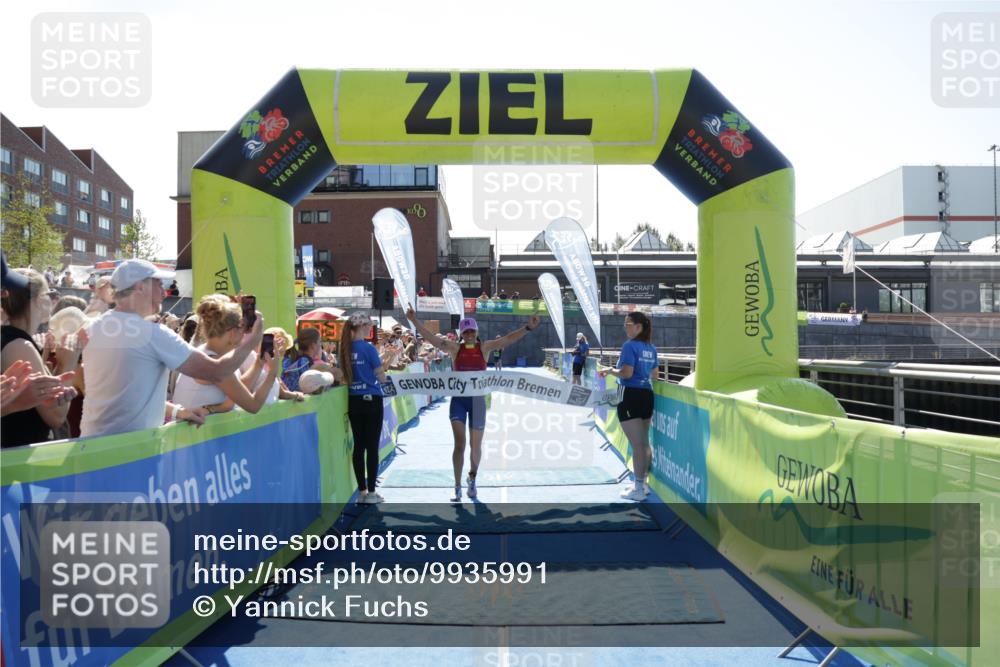 09.08.2026 - GEWOBA Citytriathlon Bremen Yannick Fuchs http://msf.ph/oto/9935991 09.08.2026 14:59:43 Ziel 331 meine-sportfotos.de