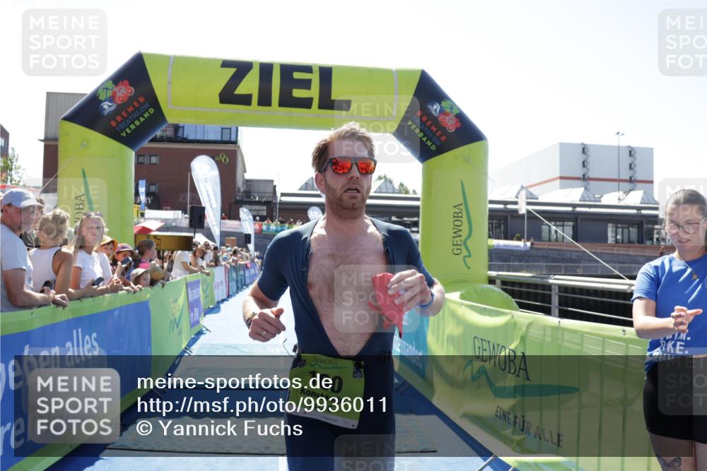 09.08.2026 - GEWOBA Citytriathlon Bremen Yannick Fuchs http://msf.ph/oto/9936011 09.08.2026 14:59:52 Ziel 160 meine-sportfotos.de
