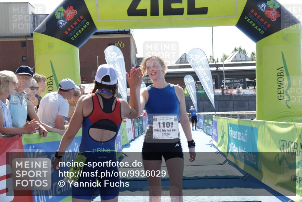 09.08.2026 - GEWOBA Citytriathlon Bremen Yannick Fuchs http://msf.ph/oto/9936029 09.08.2026 15:00:24 Ziel 1101 meine-sportfotos.de