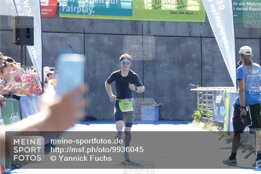 09.08.2026 - GEWOBA Citytriathlon Bremen Yannick Fuchs http://msf.ph/oto/9936045 09.08.2026 15:00:56 Ziel 16 meine-sportfotos.de