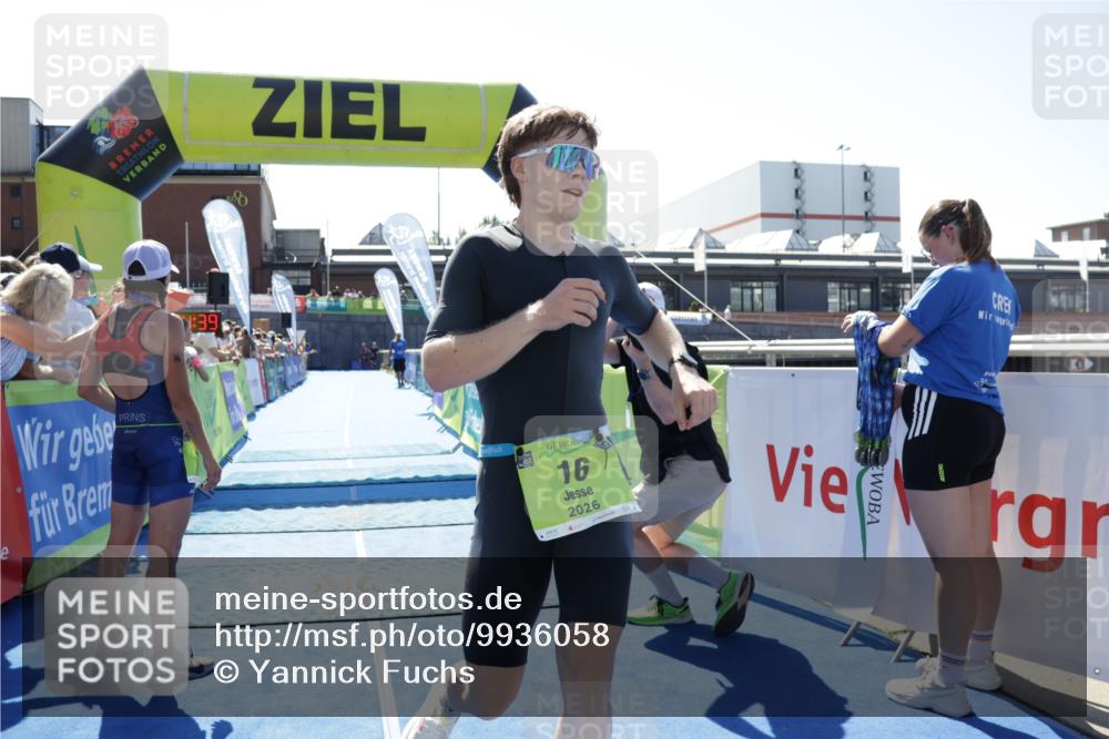 09.08.2026 - GEWOBA Citytriathlon Bremen Yannick Fuchs http://msf.ph/oto/9936058 09.08.2026 15:01:02 Ziel 16 meine-sportfotos.de