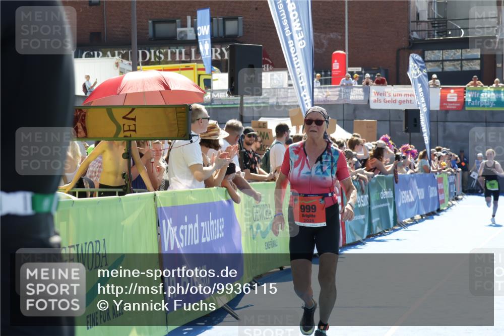09.08.2026 - GEWOBA Citytriathlon Bremen Yannick Fuchs http://msf.ph/oto/9936115 09.08.2026 15:02:08 Ziel 200, 999 meine-sportfotos.de