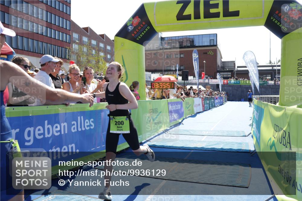 09.08.2026 - GEWOBA Citytriathlon Bremen Yannick Fuchs http://msf.ph/oto/9936129 09.08.2026 15:02:14 Ziel 200 meine-sportfotos.de