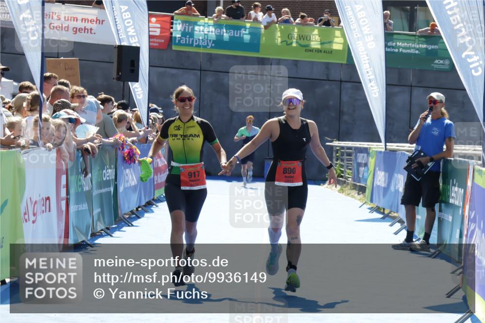 09.08.2026 - GEWOBA Citytriathlon Bremen Yannick Fuchs http://msf.ph/oto/9936149 09.08.2026 15:02:33 Ziel 890, 917 meine-sportfotos.de