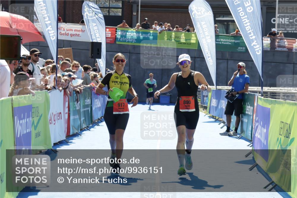09.08.2026 - GEWOBA Citytriathlon Bremen Yannick Fuchs http://msf.ph/oto/9936151 09.08.2026 15:02:34 Ziel 890, 917 meine-sportfotos.de