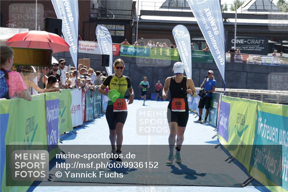 09.08.2026 - GEWOBA Citytriathlon Bremen Yannick Fuchs http://msf.ph/oto/9936152 09.08.2026 15:02:34 Ziel 890, 917 meine-sportfotos.de