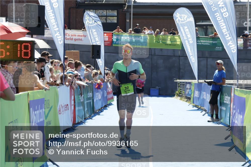 09.08.2026 - GEWOBA Citytriathlon Bremen Yannick Fuchs http://msf.ph/oto/9936165 09.08.2026 15:02:41 Ziel 32 meine-sportfotos.de