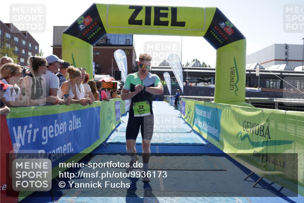 09.08.2026 - GEWOBA Citytriathlon Bremen Yannick Fuchs http://msf.ph/oto/9936173 09.08.2026 15:02:44 Ziel 32 meine-sportfotos.de