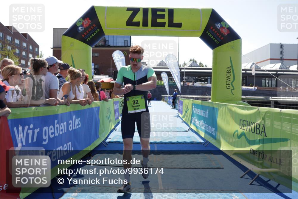 09.08.2026 - GEWOBA Citytriathlon Bremen Yannick Fuchs http://msf.ph/oto/9936174 09.08.2026 15:02:44 Ziel 32 meine-sportfotos.de