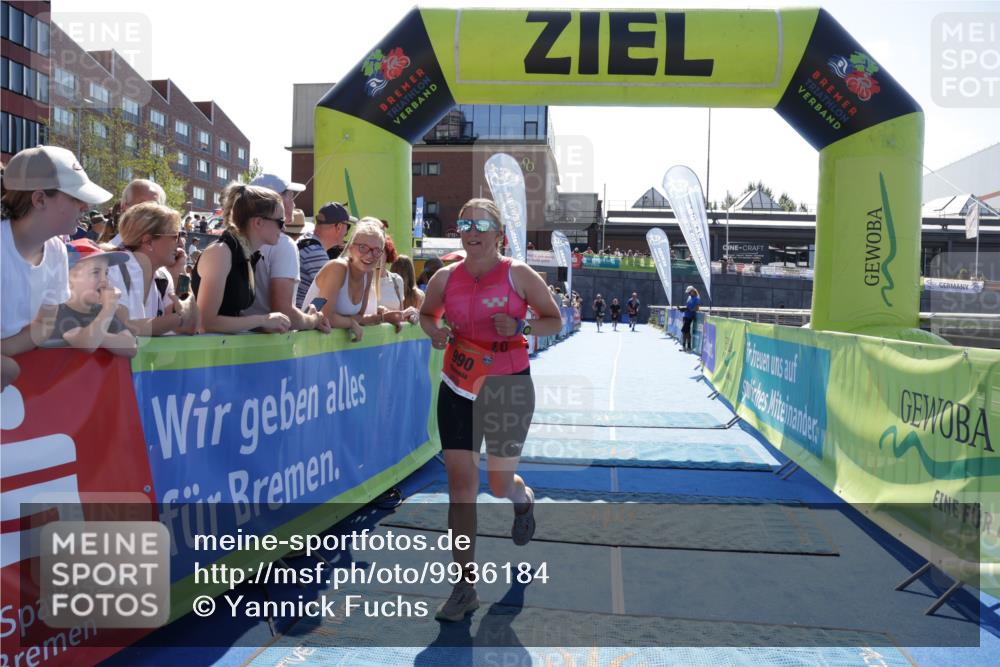 09.08.2026 - GEWOBA Citytriathlon Bremen Yannick Fuchs http://msf.ph/oto/9936184 09.08.2026 15:02:52 Ziel 990 meine-sportfotos.de
