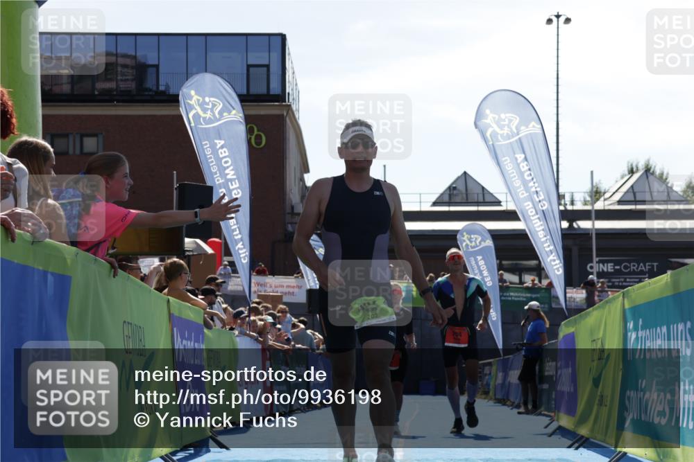 09.08.2026 - GEWOBA Citytriathlon Bremen Yannick Fuchs http://msf.ph/oto/9936198 09.08.2026 15:03:01 Ziel 401, 794, 993 meine-sportfotos.de