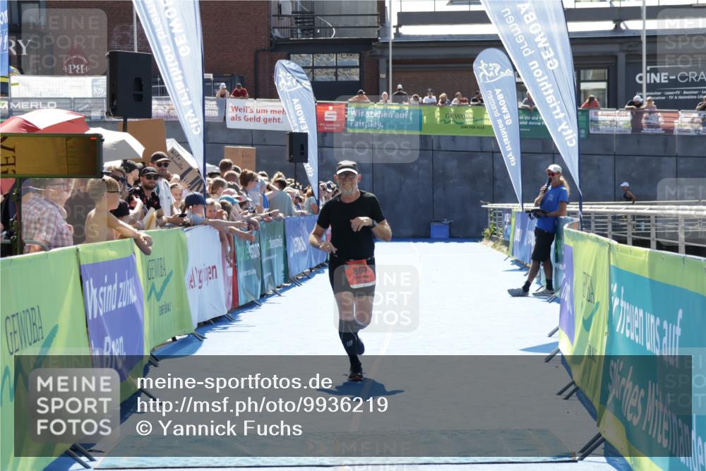 09.08.2026 - GEWOBA Citytriathlon Bremen Yannick Fuchs http://msf.ph/oto/9936219 09.08.2026 15:03:12 Ziel 867 meine-sportfotos.de