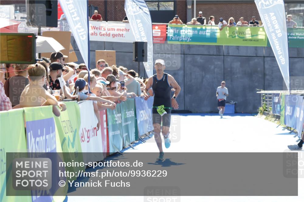 09.08.2026 - GEWOBA Citytriathlon Bremen Yannick Fuchs http://msf.ph/oto/9936229 09.08.2026 15:03:22 Ziel 433 meine-sportfotos.de